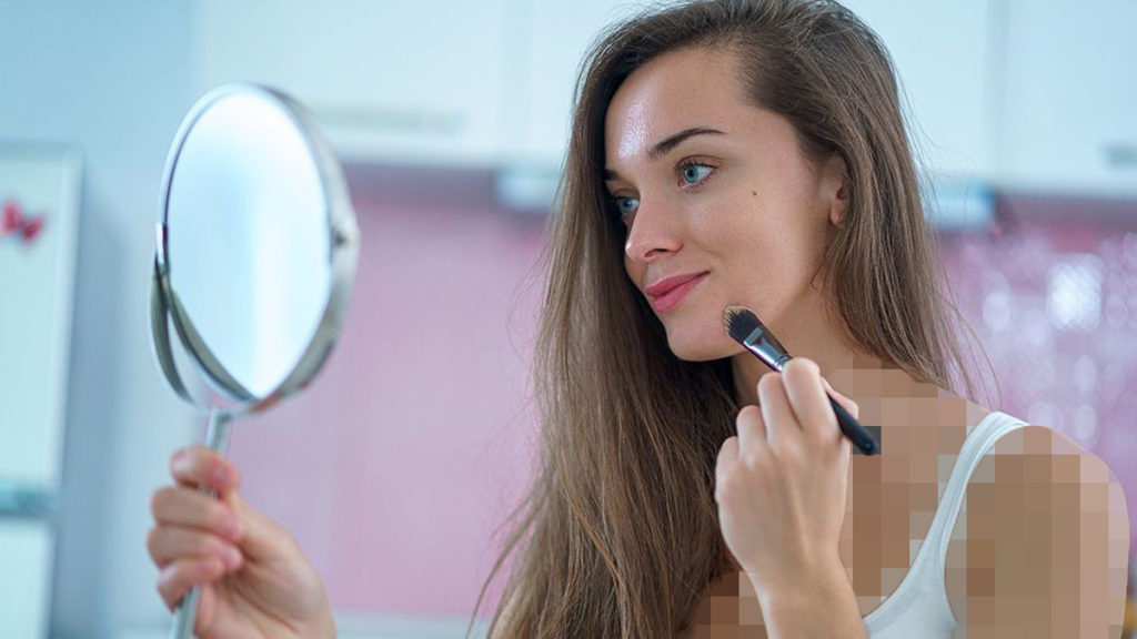 دلایل ماسیدن کرم پودر روی صورت