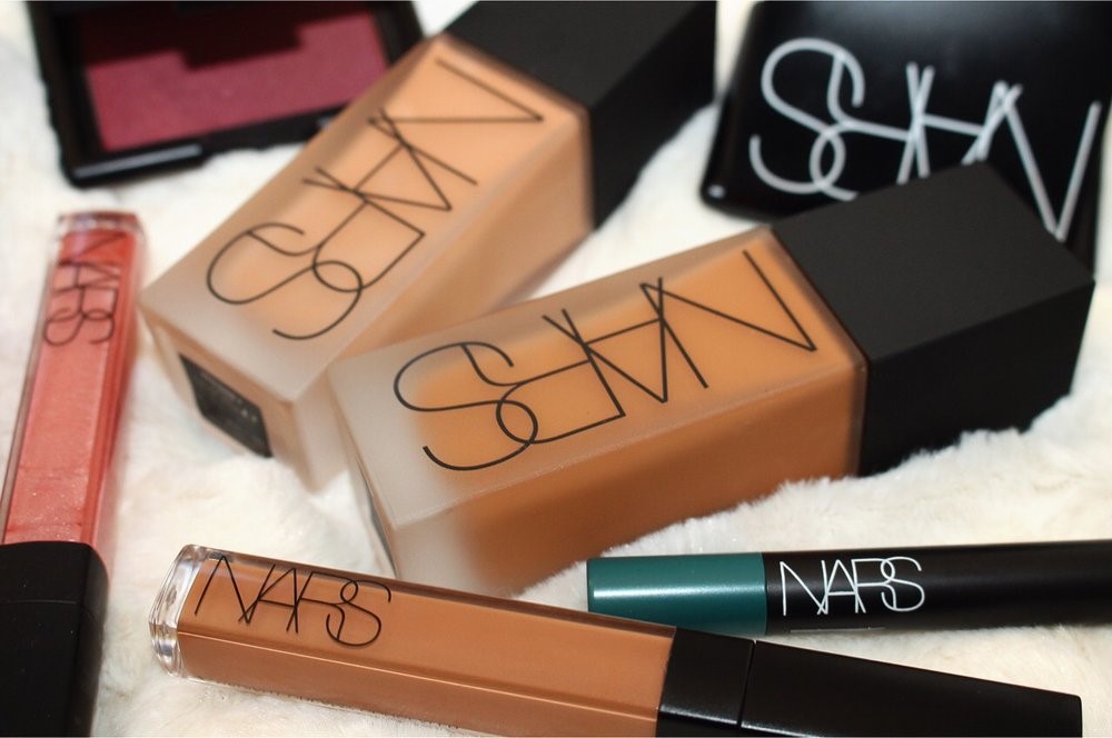 دلایل ماسیدن کرم پودر روی صورت