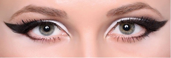 چگونه خط چشم بکشیم