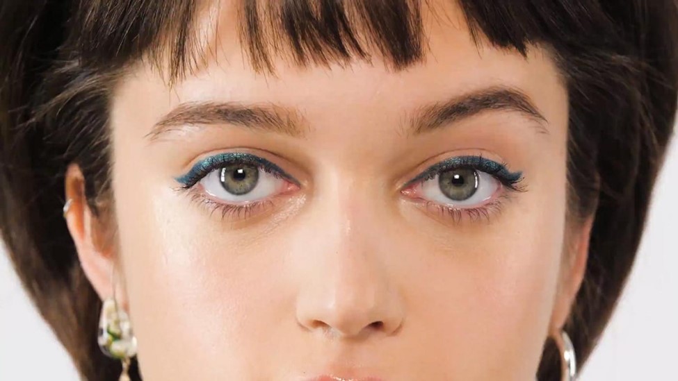 چگونه خط چشم بکشیم