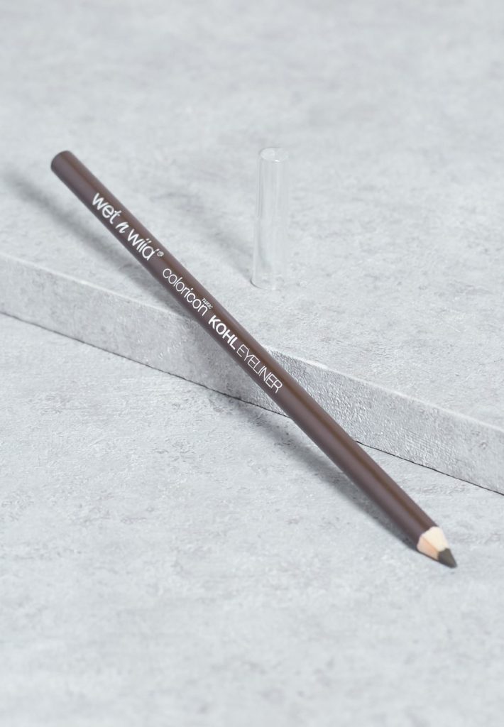 آموزش کشیدن خط چشم مناسب دانشگاه