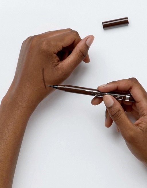 چگونه خط چشم بکشیم