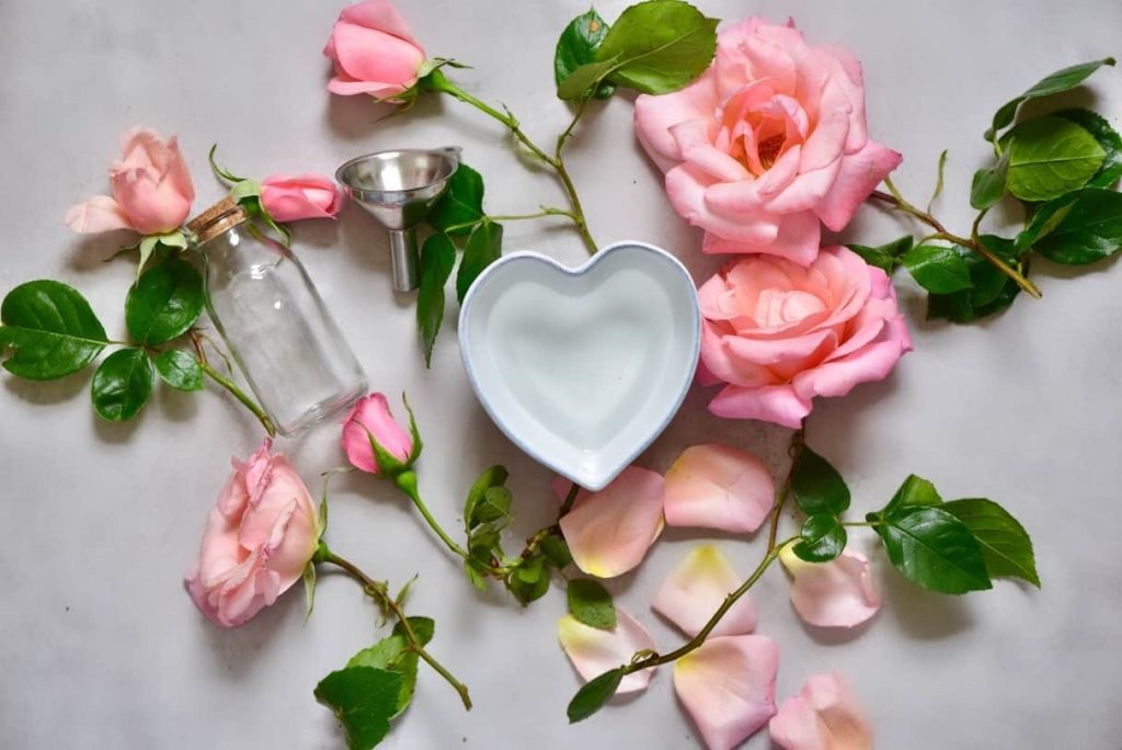 لایه برداری پوست با کیوی