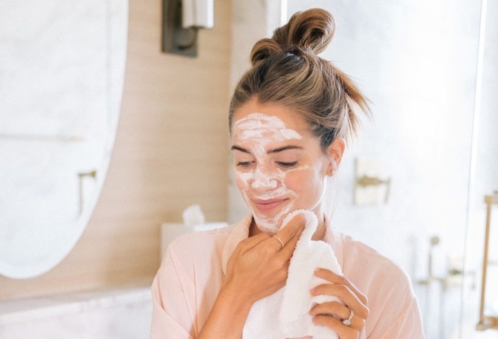 ماسک روشن کننده سفیده تخم مرغ