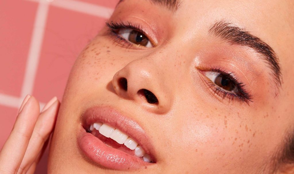 درمان خانگی لک صورت با سرکه سیب