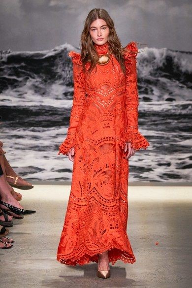 مدل لباس مجلسی بلند گیپور از برند زیمرمن