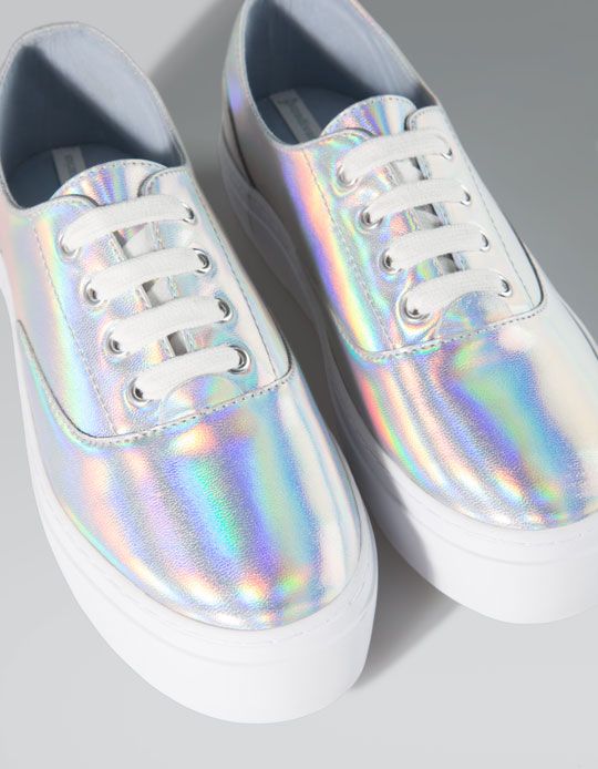 کفش آینهای یا Hologram