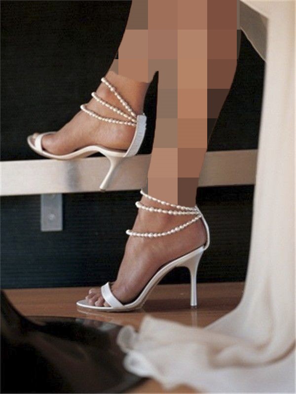 کفش عروس بنددار