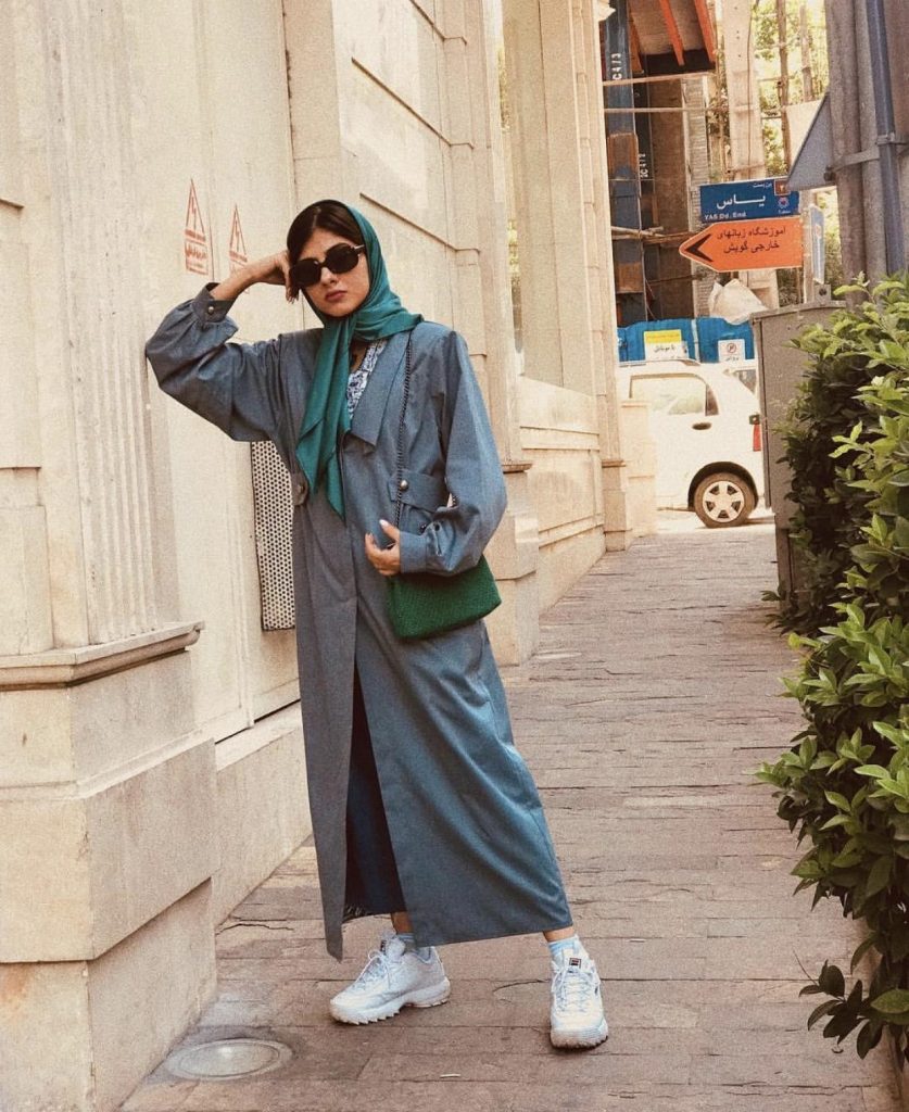 ست رنگ خاکستری (مانتو، شال، کفش و شلوار)