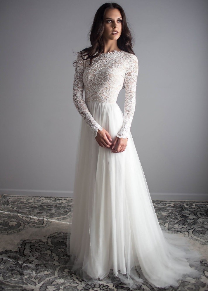 سفید طبیعی یا ابریشمی برای رنگ لباس عروس